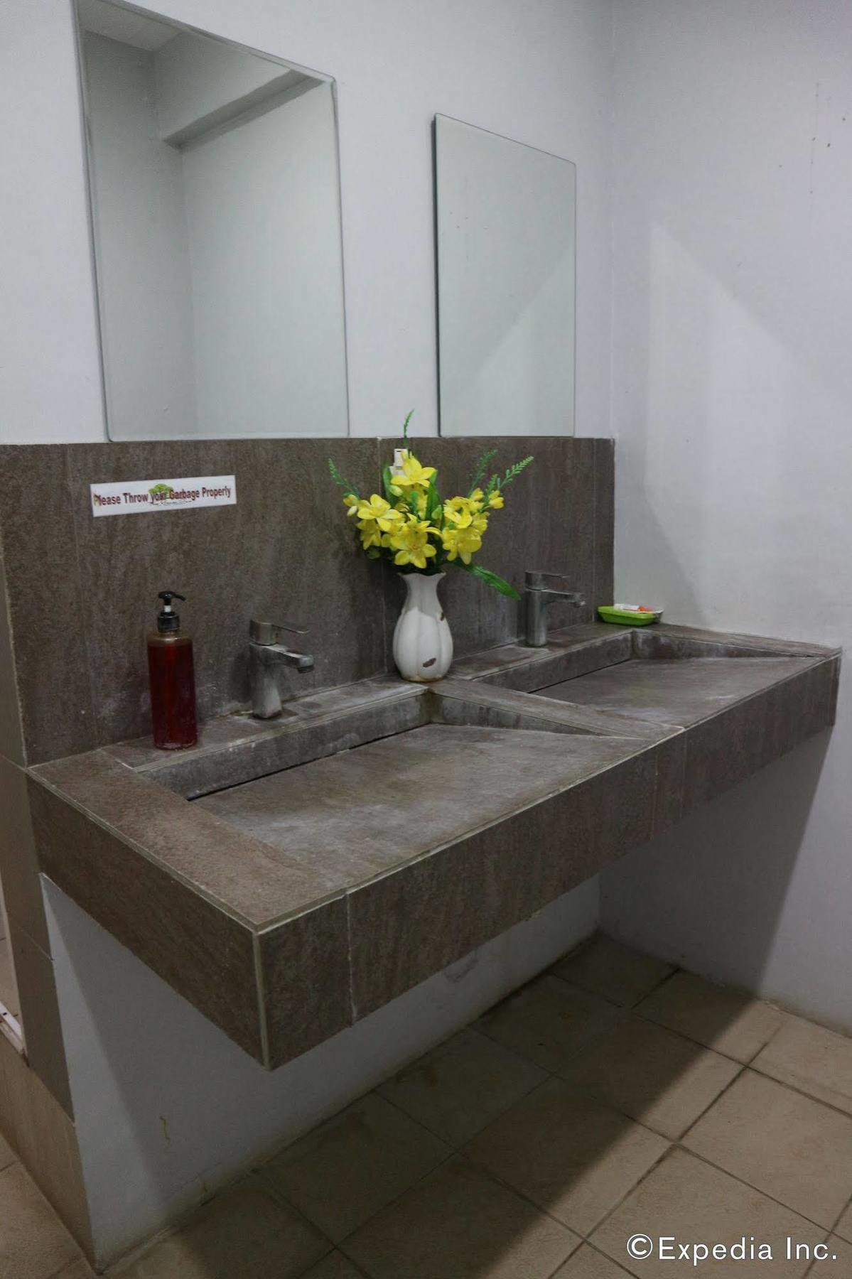 Tree House Inn 푸에르토프린세사 외부 사진